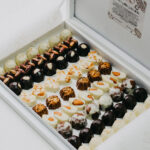 Büyük Boy Seperatörsüz Kutu 54'lü Belçika Çikolatası 850gr